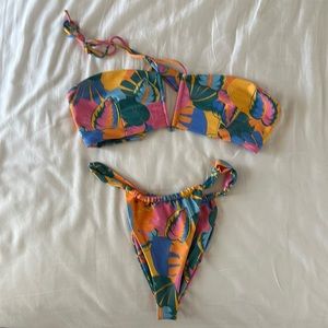 Skatie Bikini set Luli Top and Bobbi Bottom Thick Band size medium Banzai
